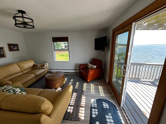 Beautiful walk-out to large deck