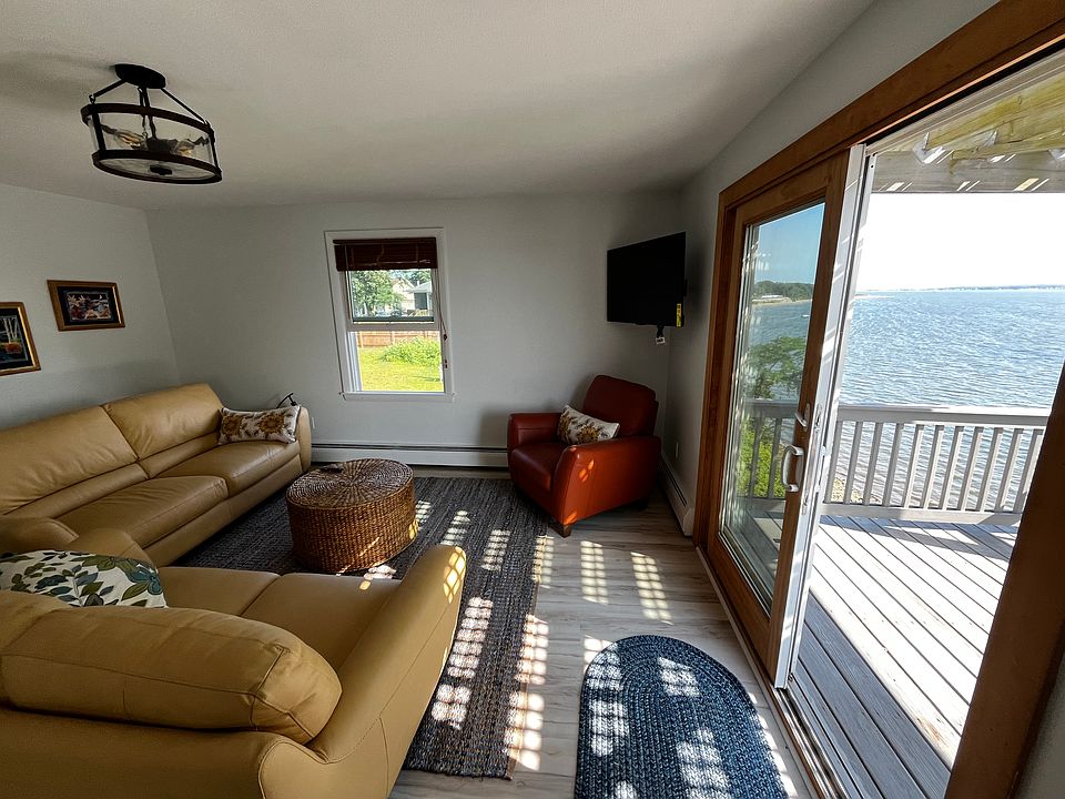 Beautiful walk-out to large deck