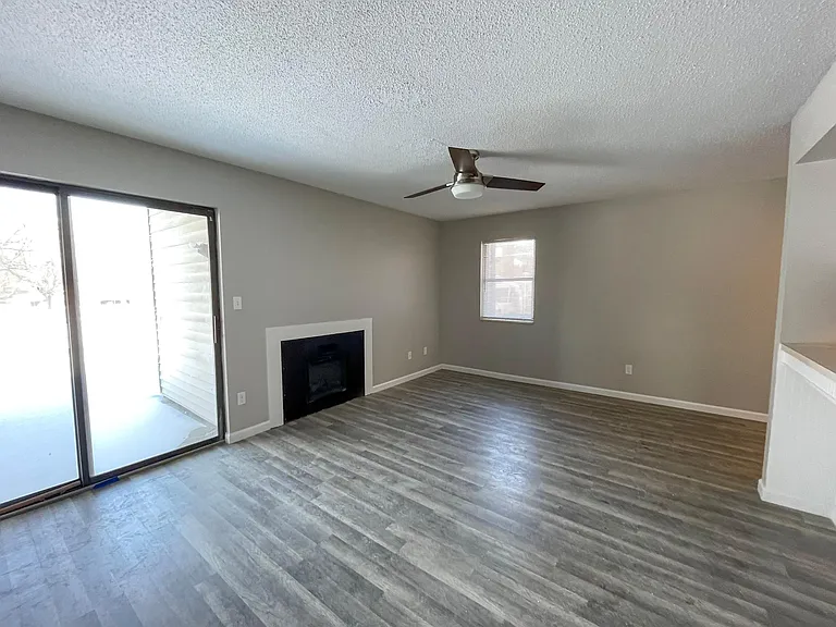 5706 N Autumn Ridge Ct #C — Photo 3
