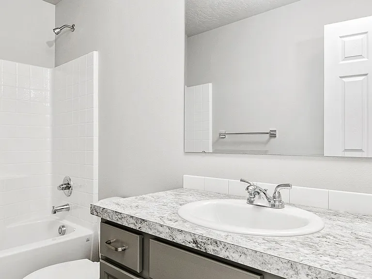 2662 W Balboa Dr — Photo 13