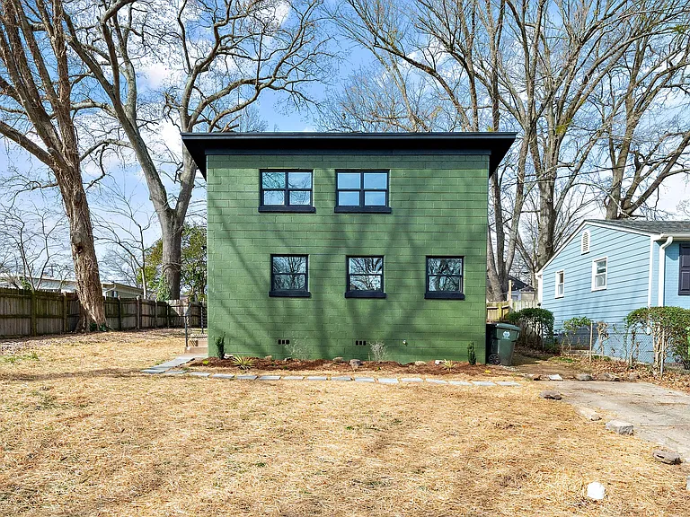 210 Lincoln Ct — Photo 10