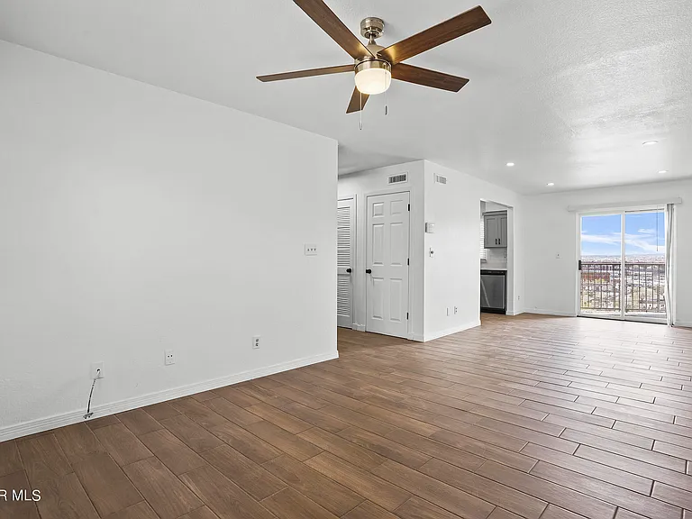604 Upson Dr — Photo 5