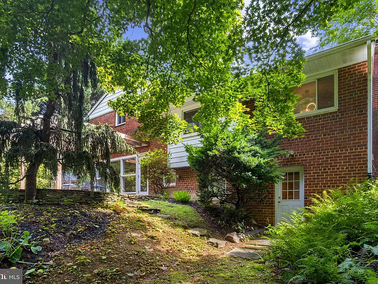 6523 Kerns Rd — Photo 38