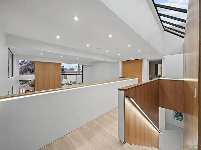 7376 Fay Ave — Photo 28