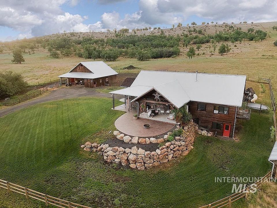 1st image of 124 Mill Creek Mdw