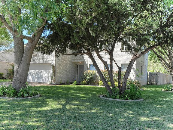 3rd image of 1915 Timberwood Dr
