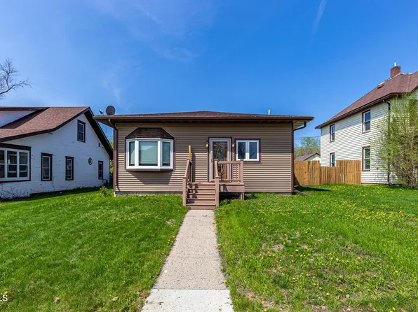 615 5th Ave NW, Valley City, ND 58072