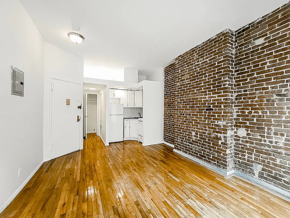 2nd image of 208 W 82nd St APT 2A