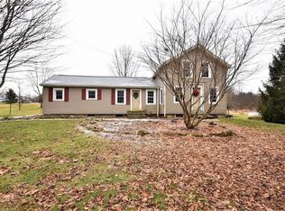 5692 Winchell Rd, Mantua, OH 44255
