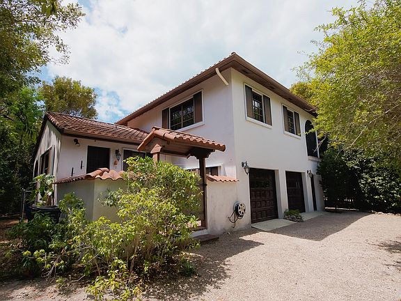 2nd image of 131 Lysiloma Ln