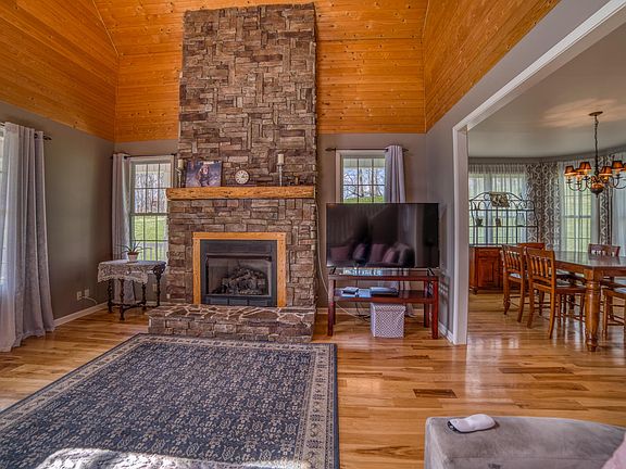 4th image of 18665 Limestone Dr