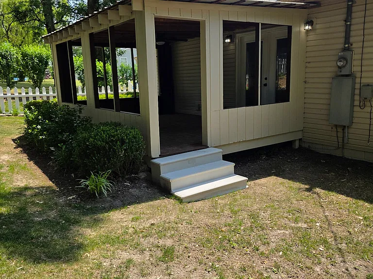 2228 Deerwood Rd — Photo 19