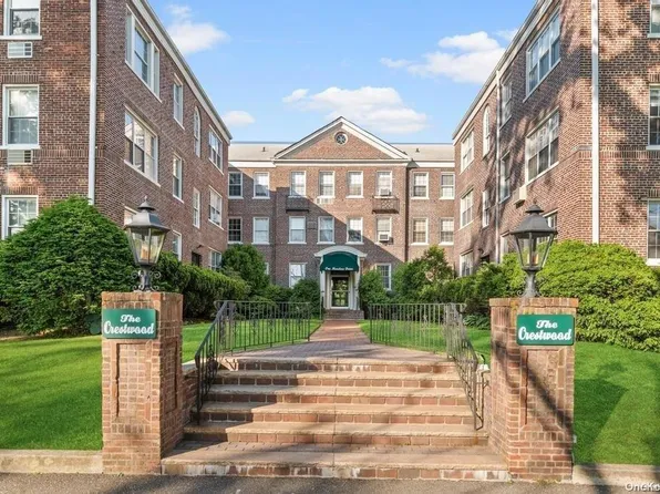 1 Meadow Drive #3D, Woodmere, NY 11598