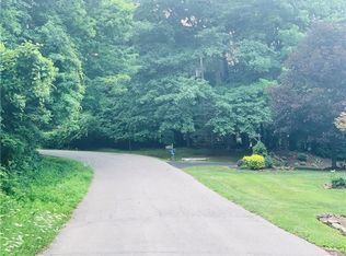 000 Marilyn Dr, Neshannock Twp, PA 16105