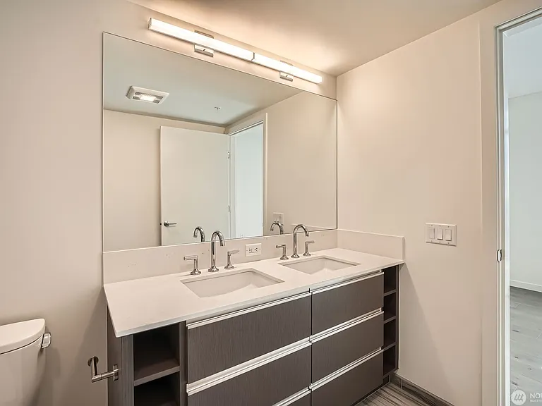 800 Columbia St #1205 — Photo 27