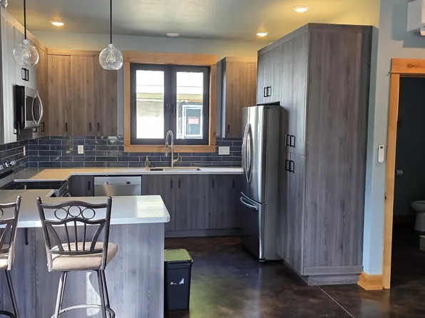 1313 E Lewis St #B, Livingston, MT 59047