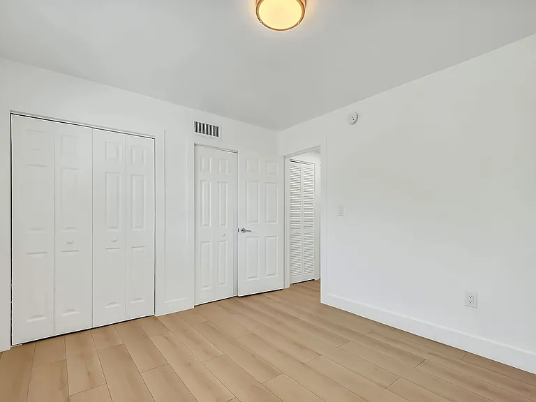 1632 NW 16th Ter #6 — Photo 19