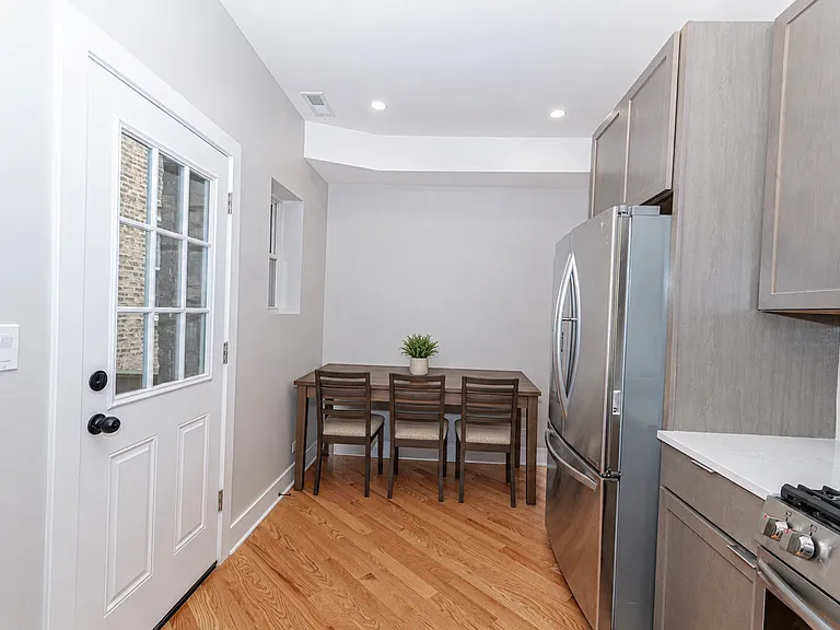 1454 W Fargo Ave #2R — Photo 12