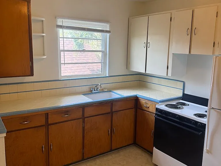 324 N San Francisco St — Photo 12