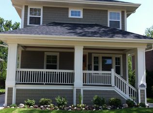 175 N Haven Rd, Elmhurst, IL 60126