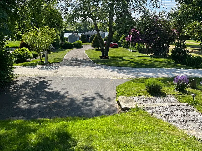 Francis Ln — Photo 10
