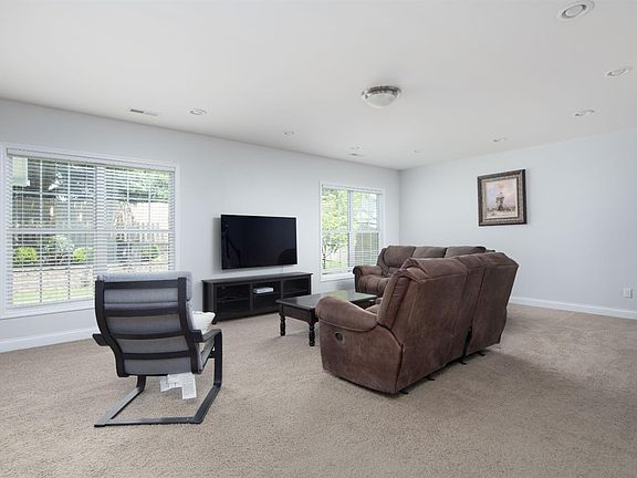 5th image of 941 Jouett Creek Dr