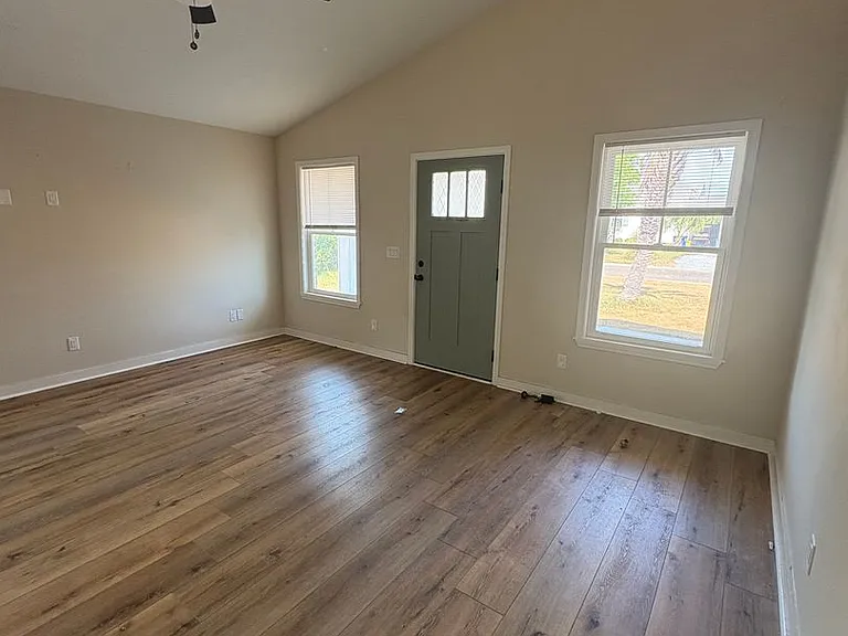 329 N Palo Alto Ave — Photo 2