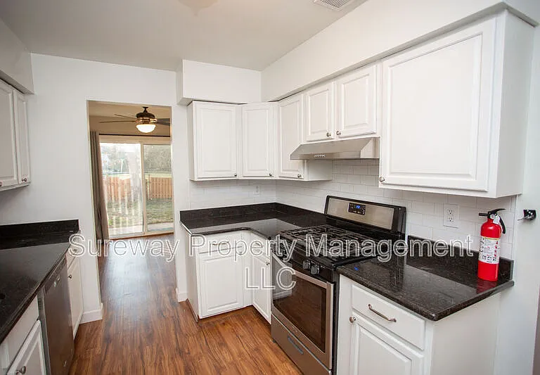 7 Curry Ct — Photo 13
