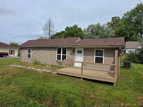 50 S Water Street, Pekin, IN 47165