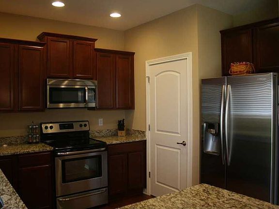 3rd image of 5055 Clemens Pl