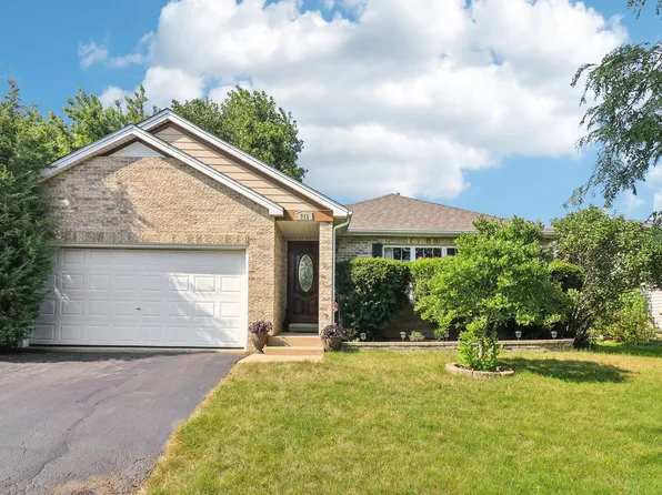 716 Ottawa Dr, Round Lake Heights, IL 60073