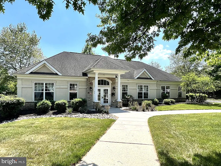 416 Masterson Ct — Photo 31