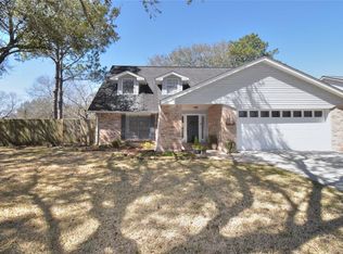 1111 Killarney Ave, Friendswood, TX 77546