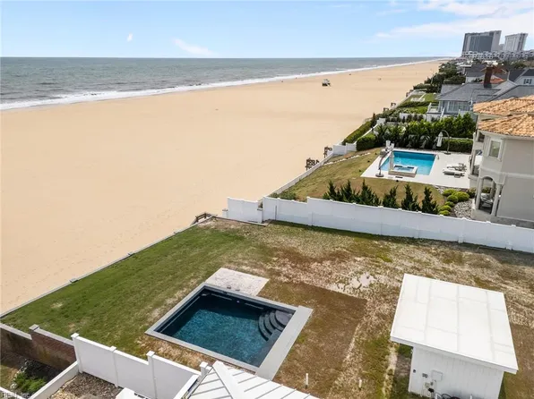 5006 Ocean Front Ave, Virginia Beach, VA 23451