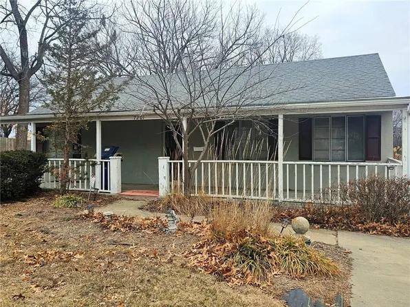 7201 N Holmes St, Gladstone, MO 64118