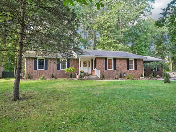 106 Longwell Dr, Grove City, PA 16127
