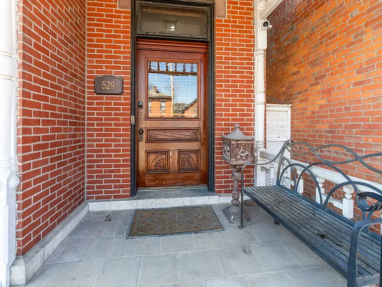 529 S 3rd St — Photo 5