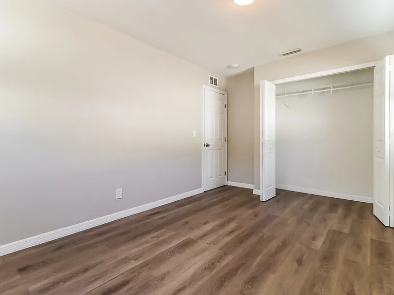 5615 Larimer Dr — Photo 14