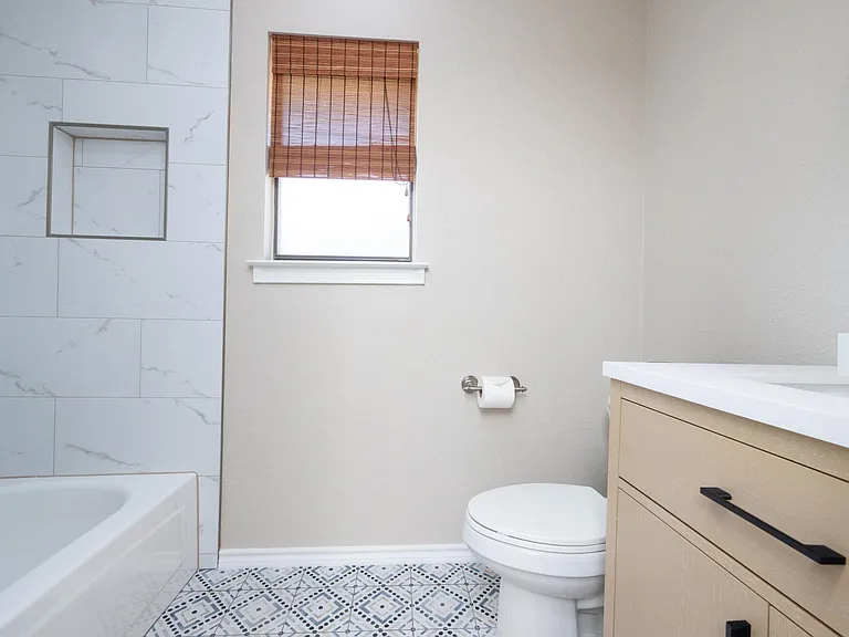 2403 Bayberry Ln — Photo 25