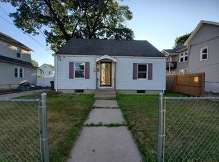 118 Santa Barbara St, Springfield, MA 01104