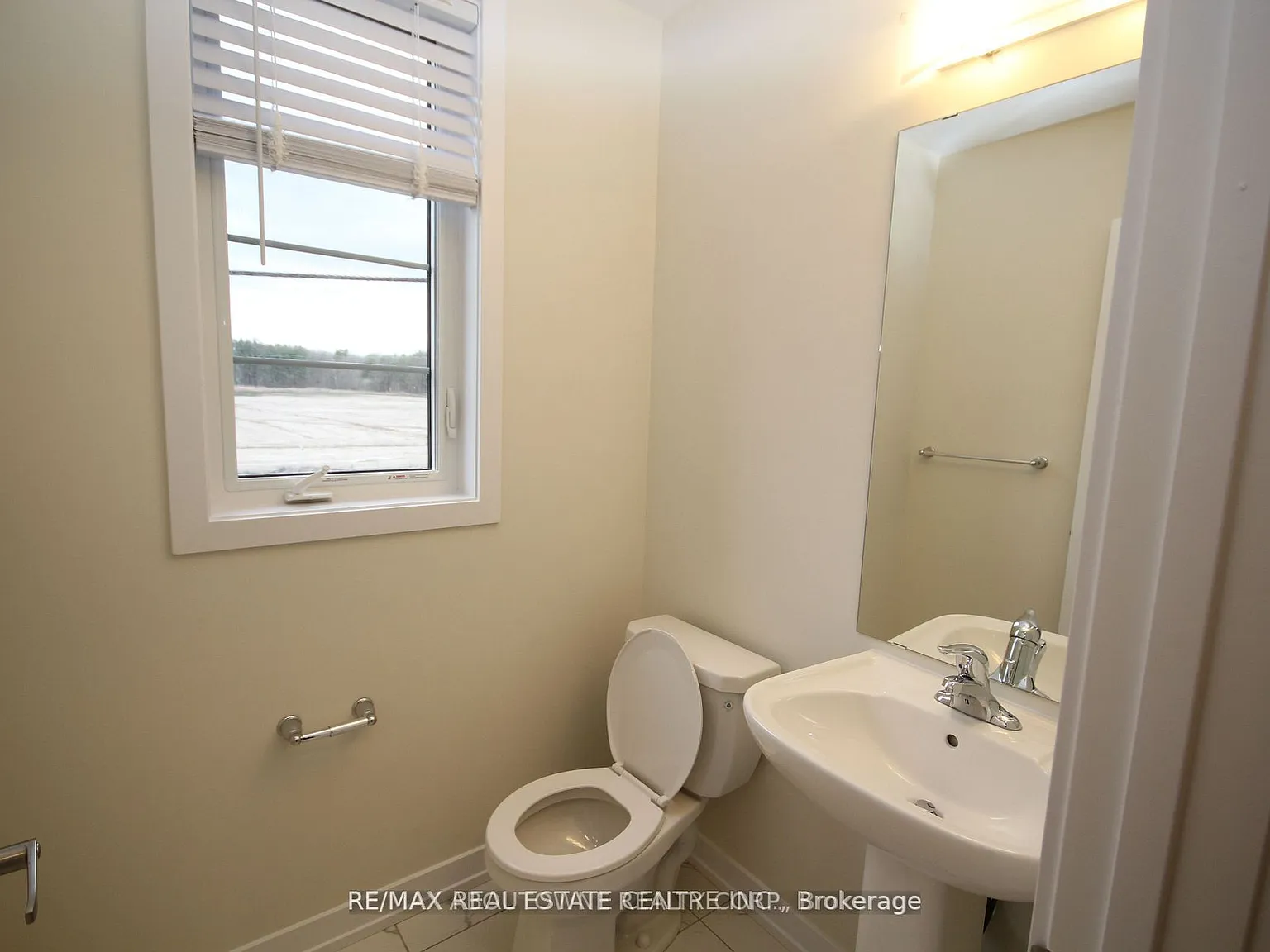 3 bed, $2,250 — Photo 2