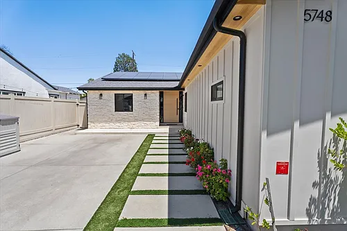 5748 Vesper Ave #1 Photo 1