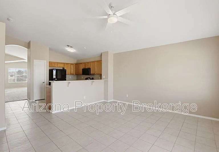 8118 N 112th Ave — Photo 7