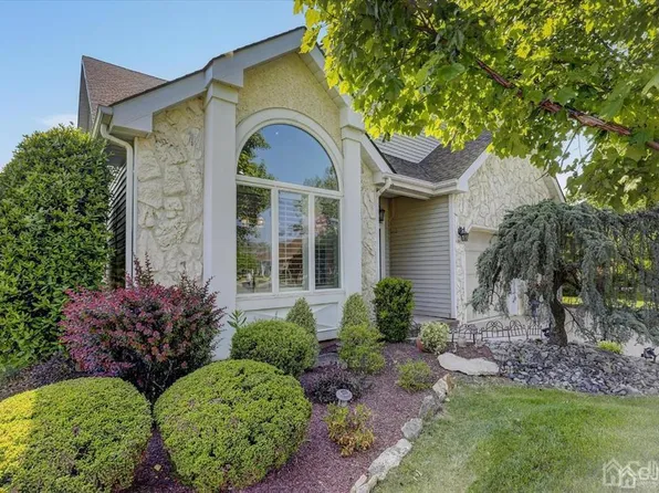 51 Leeds Ln, Monroe Township, NJ 08831