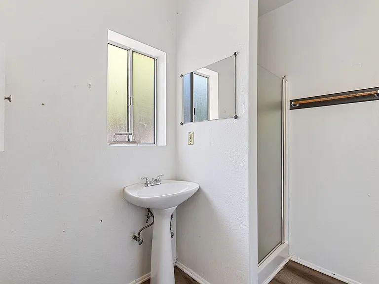 5723 Stansbury Ave #1 — Photo 14