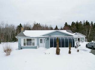 6221 Seaside Dr, Gardiner Mines, NS B1H 5K4