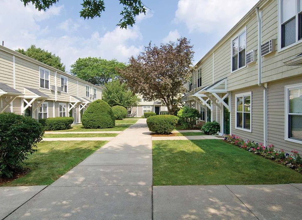 1st image of 9 Bronsdon St #12L-F