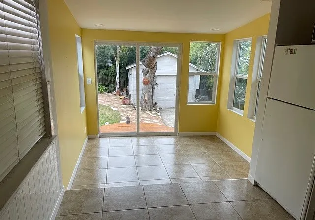 242 Pershing Ave — Photo 6