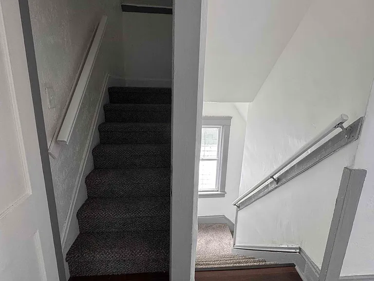 13500 Eaglesmere Ave — Photo 18