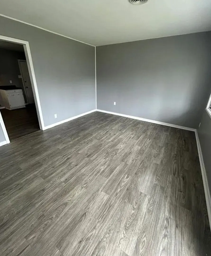 For Lease — Photo 3